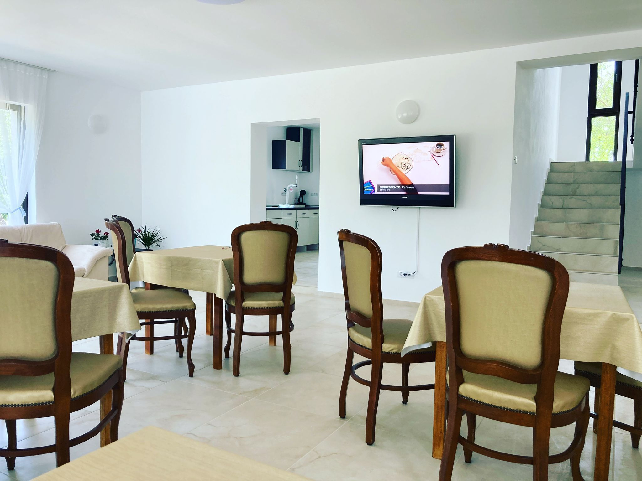 Standard Villa | Living area | 81-cm flat-screen TV with cable channels, TV, fireplace
