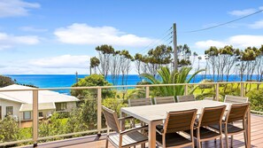Outdoor dining - Golfers dream - 3 Bay Lane narooma (Narooma)
