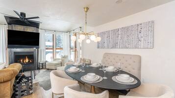 Condo, 3 Bedrooms | In-room dining