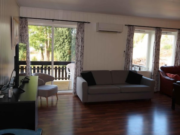 TV, fireplace - Vacation home Anneks by Interhome (Sørbøvåg)