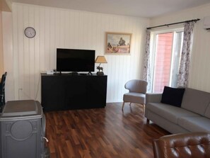 TV, fireplace - Vacation home Anneks by Interhome (Sørbøvåg)