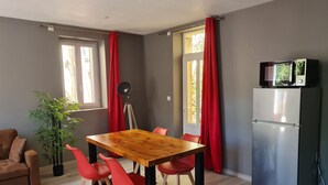 Dining - Spacious apartment in the heart of Saint-Nectaire (Saint-Nectaire)
