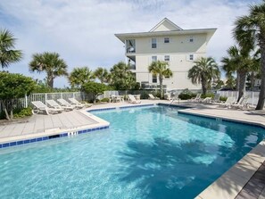 Pool - White Sands Condo in Navarre, Easy Stroll to the Beach or Pool! (Navarre Beach)