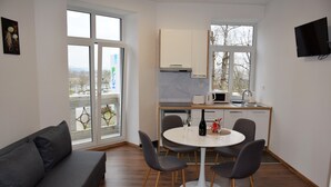 Apartment (Chefs One Bedroom Apartment 1) | Dining room
