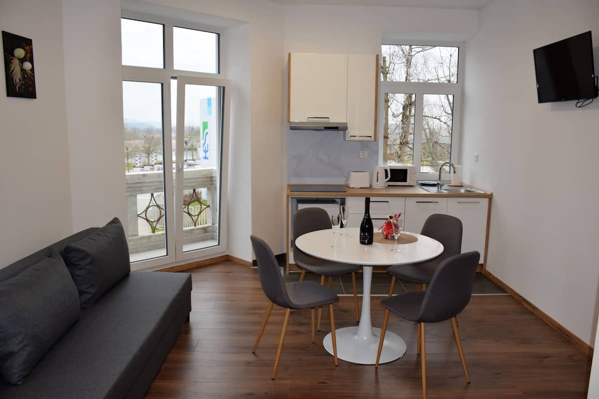 Apartment (Chefs One Bedroom Apartment 1) | Dining room