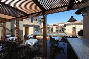 Outdoor dining - Casa Consistorial Hotel (Fuengirola)