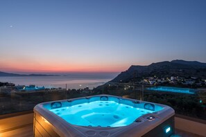 Bañera de hidromasaje privada