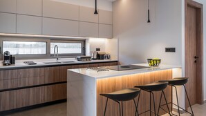 Biệt thự Cao cấp, 4 phòng ngủ, hồ bơi riêng, quang cảnh biển | Bếp riêng