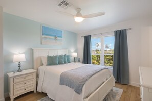 House, 2 Bedrooms | 2 bedrooms, iron/ironing board, cribs/infant beds, WiFi - Hidden Pearl 2 Bedroom Home by RedAwning (Holmes Beach)