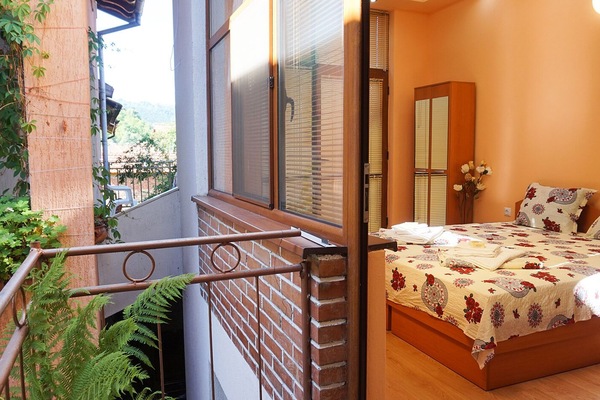 Deluxe Double or Twin Room, Mountain View | Premium bedding, soundproofing, iron/ironing board, WiFi (free)