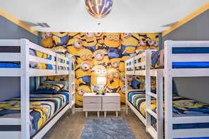 8 habitaciones, tabla de planchar con plancha, wifi y ropa de cama 