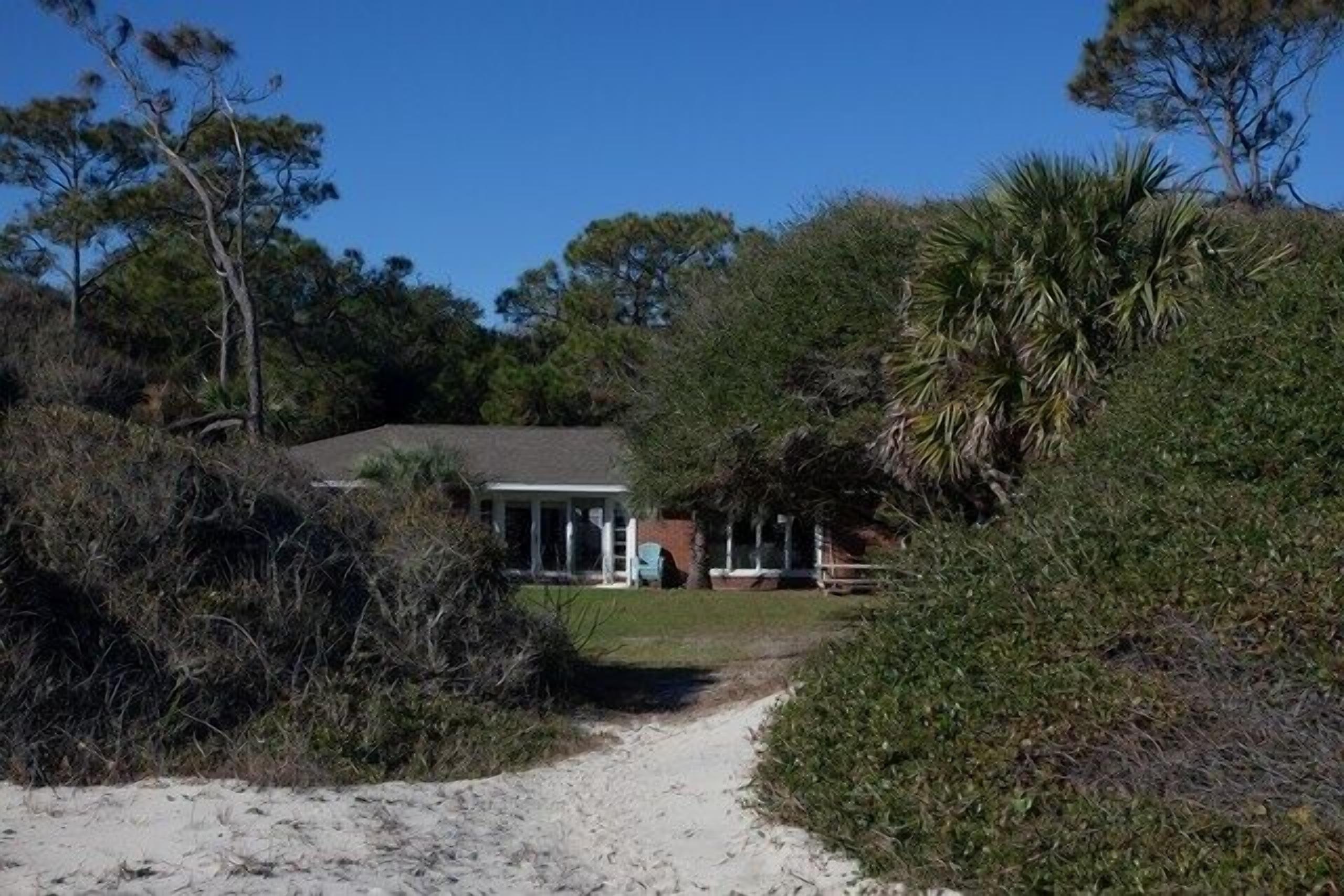 House, 3 Bedrooms | Exterior