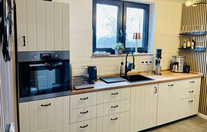Geladeira, fogão, cooktop, lava-louças