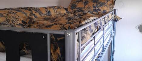 Chalet | 2 bedrooms, iron/ironing board, free WiFi, bed sheets