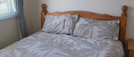 2 habitaciones, tabla de planchar con plancha y wifi gratis