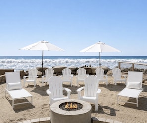 Beach nearby - Luxury Beach Rental Oceanfront, Private Sand Fire Ring (Oceanside)
