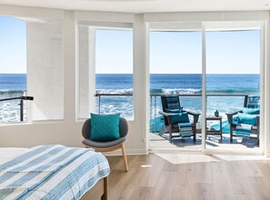 4 bedrooms, desk, iron/ironing board, WiFi