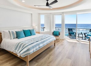 4 bedrooms, desk, iron/ironing board, WiFi - Gorgeous Oceanfront Mansion Private Sand Fire Ring (Oceanside)