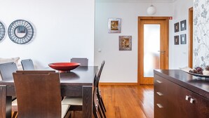 Dining - Home to Stay by Madeira Sun Travel (Funchal)
