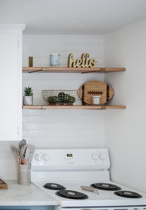 Fridge, microwave, oven, stovetop - The End Zone Escape: Light & Bright HOF Village Home (Canton)