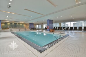 Indoor pool - Maple Leaf Square Executive Suite (Toronto)