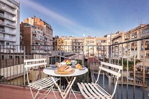 Outdoor dining - Sweett | Girona 203 - One Bedroom Apartment, Sleeps 4 (Barcelona)