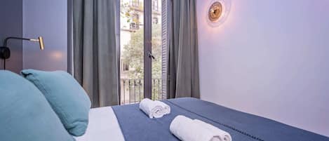 3 slaapkamers, een strijkplank/strijkijzer, gratis wifi, beddengoed