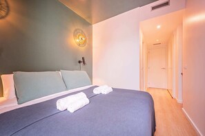 1 chambre, fer et planche à repasser, accès au Wi-Fi (inclus)