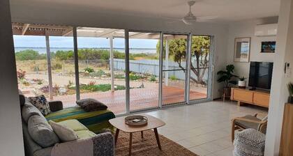 Beach Front Blue - Absolute beachfront holiday home *OFF PEAK SPECIAL*