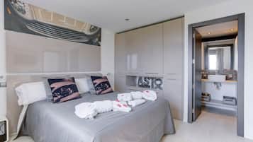 8 slaapkamers, een bureau, een strijkplank/strijkijzer, gratis wifi