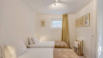 1 chambre, fer et planche Ă repasser, Wi-Fi gratuit, draps fournis