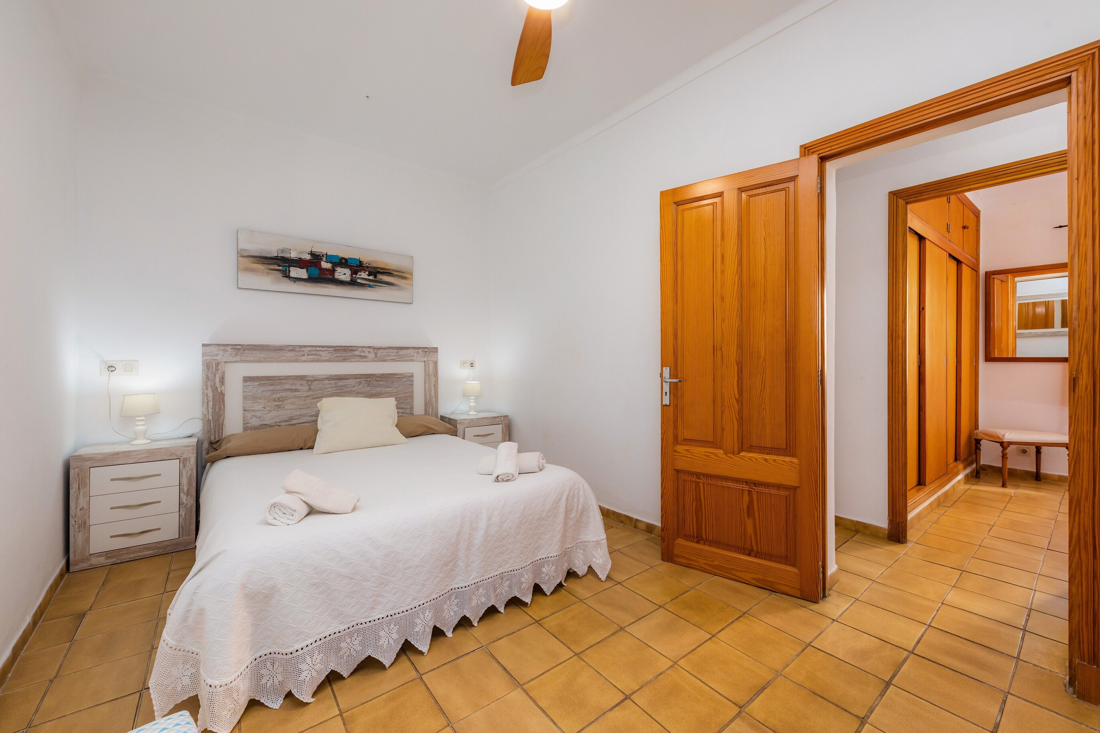 6 chambres, fer et planche à repasser, Wi-Fi gratuit, draps fournis