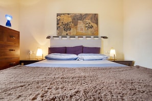 3 chambres, fer et planche à repasser, Wi-Fi gratuit, draps fournis
