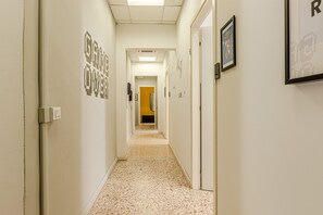 TV connectée de 28 pouces avec chaînes numériques, télévision