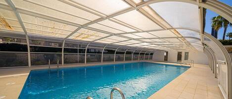 Lämmitetty uima-allas