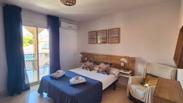 3 slaapkamers, een strijkplank/strijkijzer, gratis wifi, beddengoed