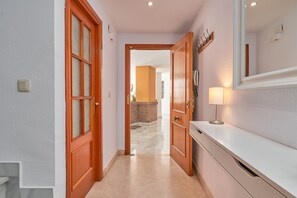 Interior - Apartment "Apartamento Alcazar" with Mountain View, Shared Pool & Wi-Fi (Almuñécar)
