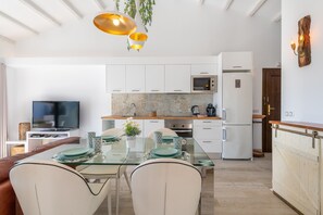 Fridge, microwave, oven, stovetop - "Estrella De Mar" with Sea Views, Wi-Fi, and Air Conditioning (Tourist Tax Included) (Felanitx)