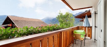 Holiday Apartment "Mosttragerhof 2" with Mountain View, Shared Pool & Wi-Fi
