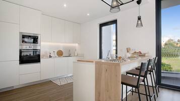 Fridge, microwave, oven, stovetop