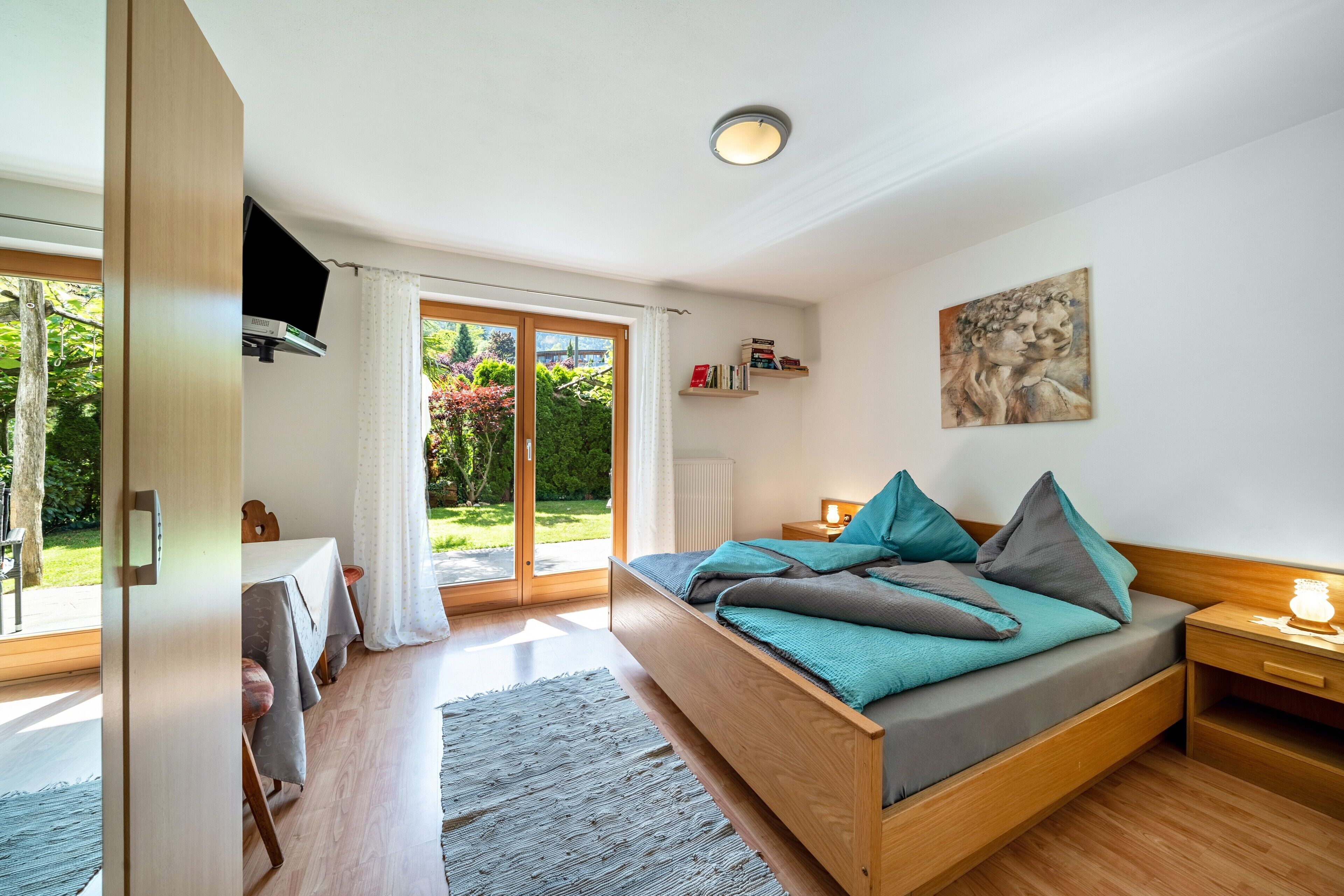 1 室のベッドルーム、WiFi (無料)、ベッドシーツ