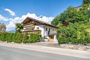 Esterni