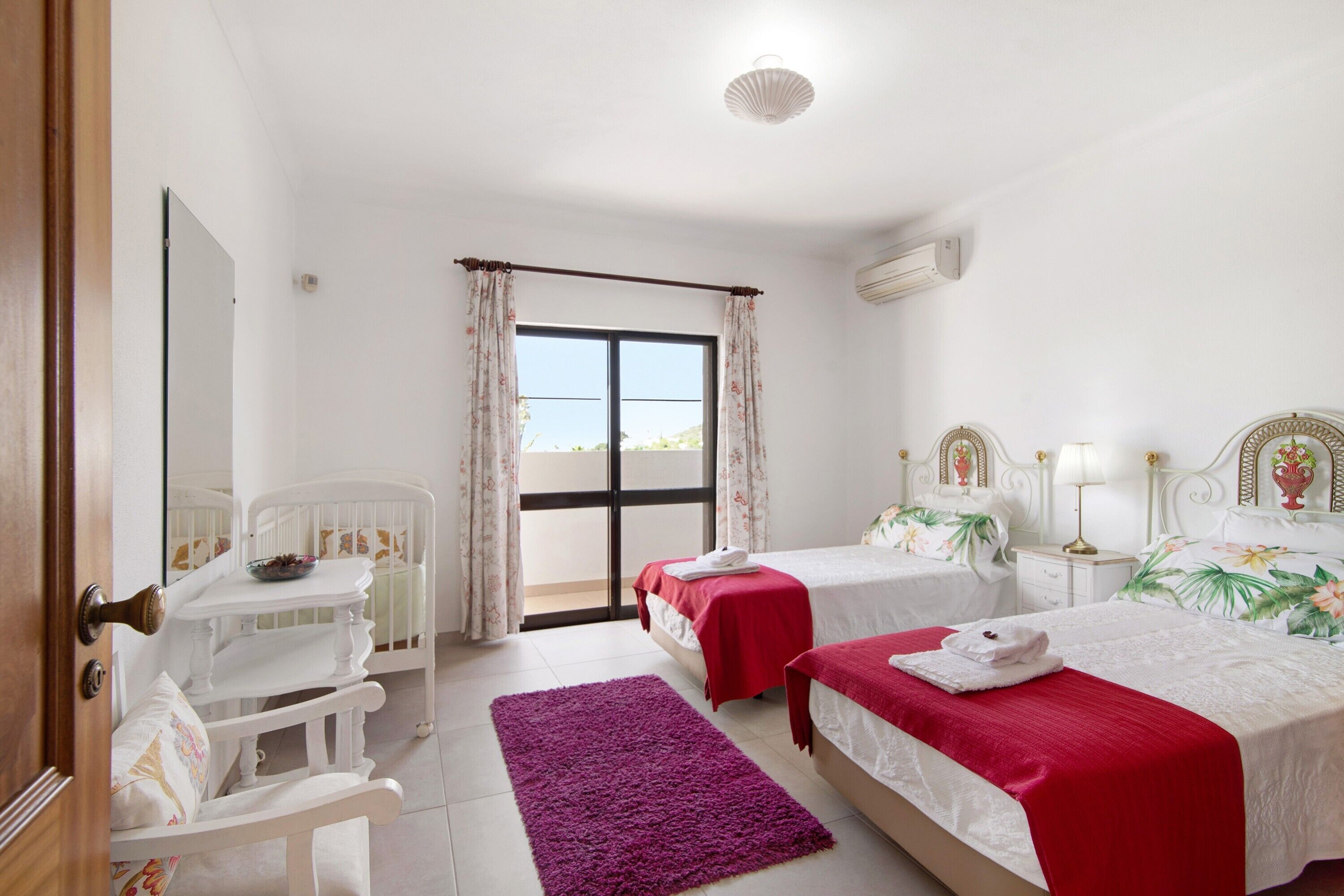 3 soverom, strykejern/-brett, wi-fi (inkludert) og sengetøy