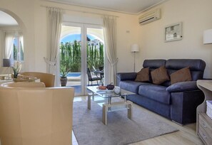 TV, fireplace, DVD player, table tennis