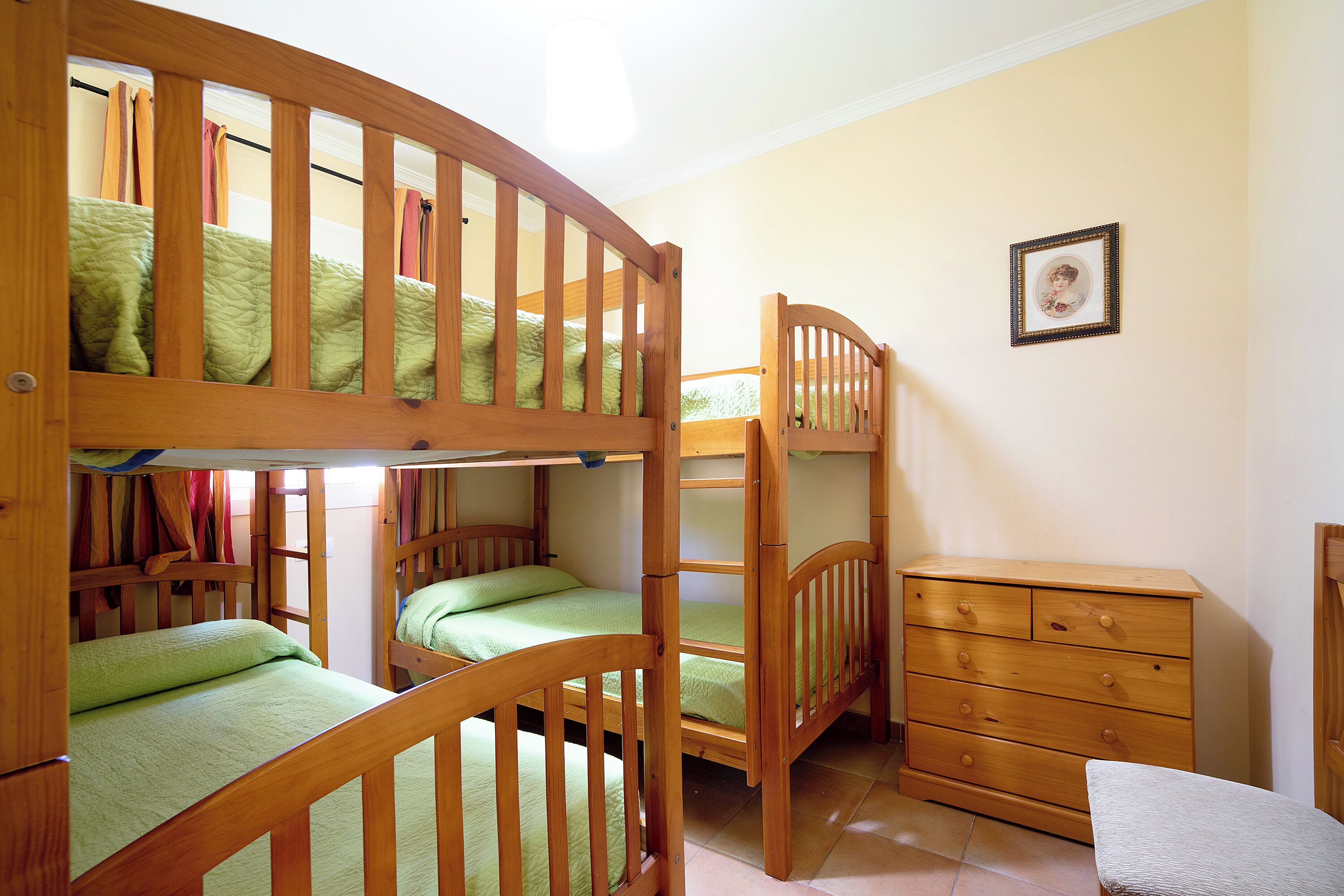 3 quartos, ferros/tábuas de passar roupa, Wi-Fi de cortesia