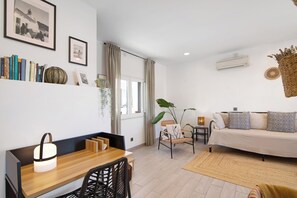 Interior - Holiday Home "Casa Barroca" with Wi-Fi and Air Conditioning (Alte)