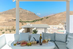 Villa | Restaurante al aire libre