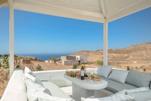 Villa | Restaurante al aire libre