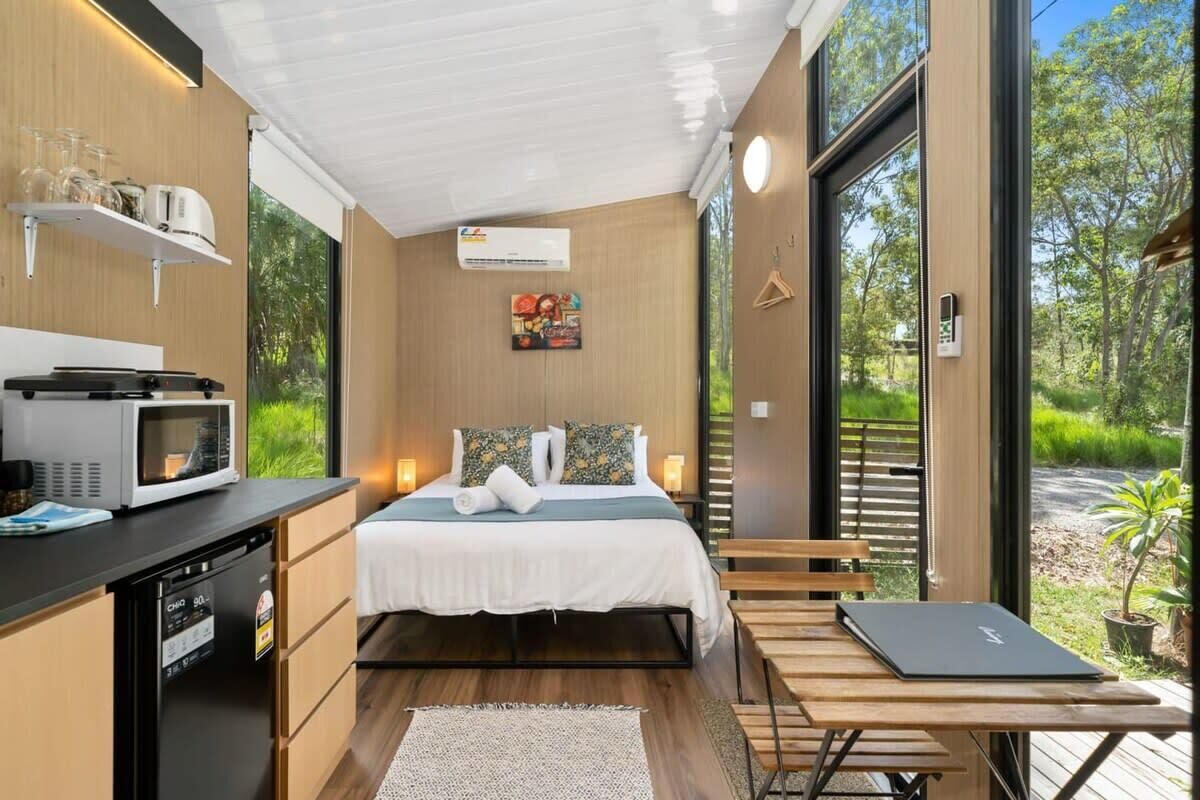 1 bedroom, bed sheets