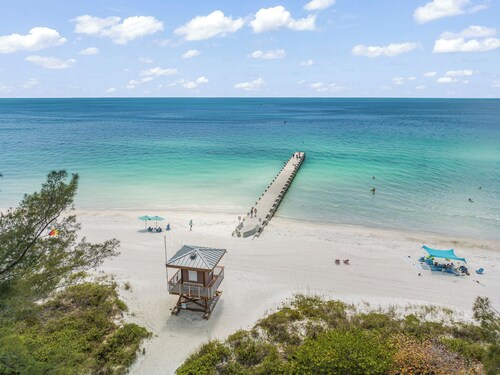 Beach views, Pool and Spa, Golf Cart, beach Bikes! Luxury vacation home on AMI